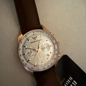 Beautiful and brand new mens armani watch rose gold !